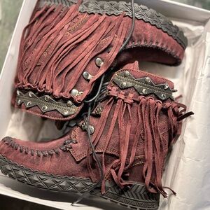 El Vaquero Grace Silverstone wine 38 new w/ box